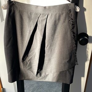 Cute grey work skirt.